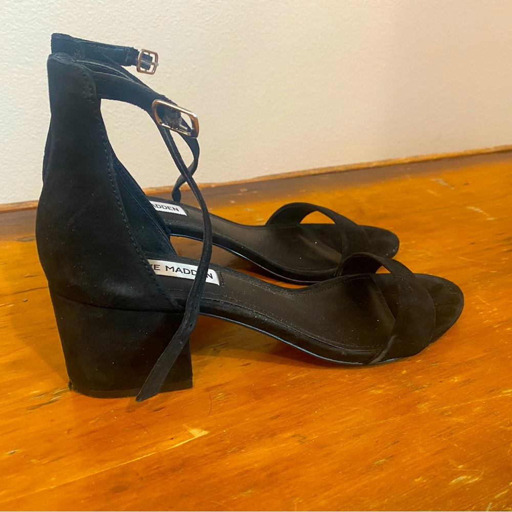 Like new low block heel sandal
